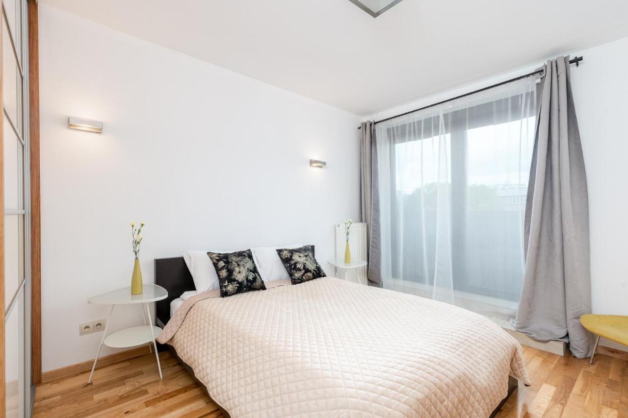 Modern Apartments With Free Parking Spot Красков Екстериор снимка