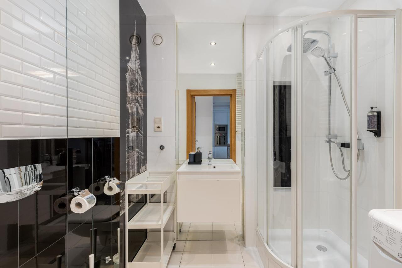 Modern Apartments With Free Parking Spot Красков Екстериор снимка
