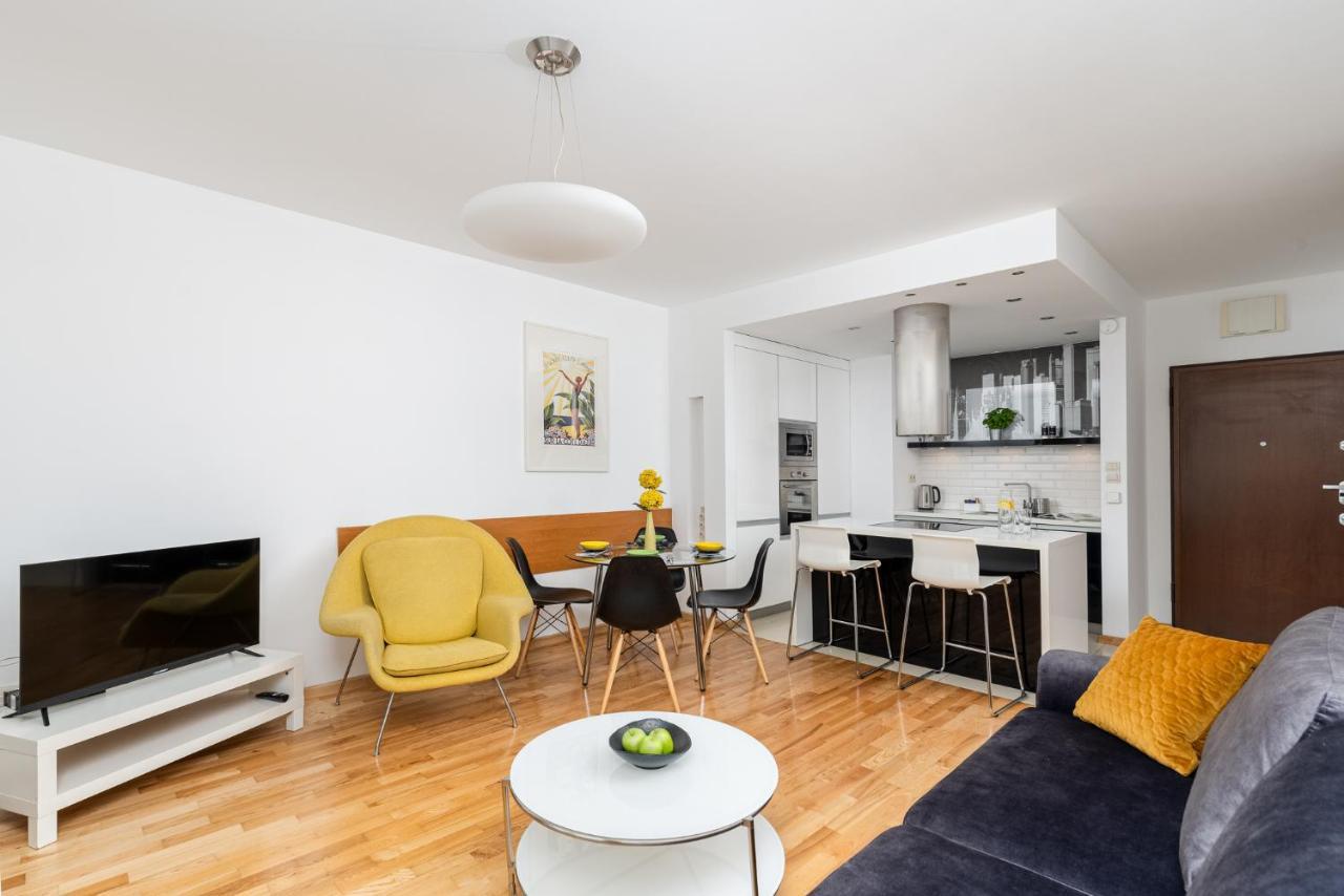 Modern Apartments With Free Parking Spot Красков Екстериор снимка