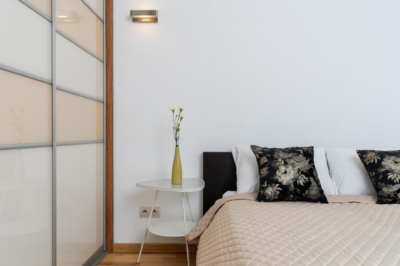 Modern Apartments With Free Parking Spot Красков Екстериор снимка