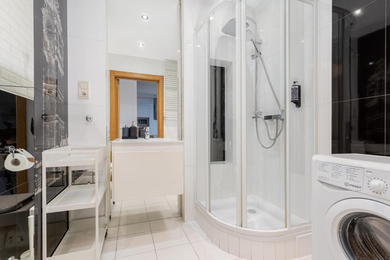 Modern Apartments With Free Parking Spot Красков Екстериор снимка